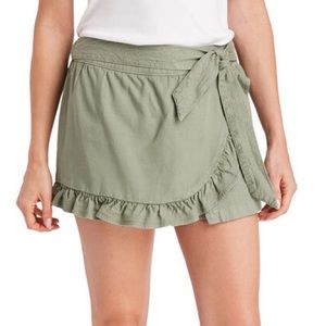 VINEYARD VINES ruffle skort